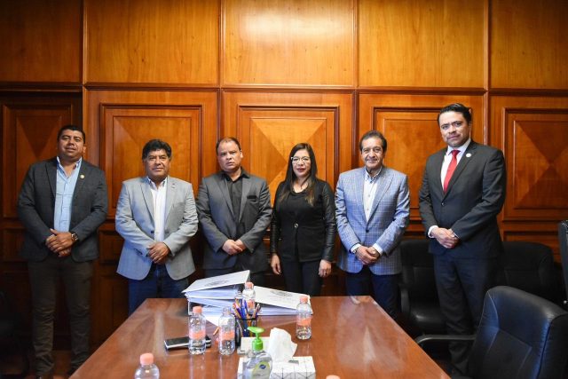 Por: Cortesía  Entrega poder legislativo anteproyecto de presupuesto 2023