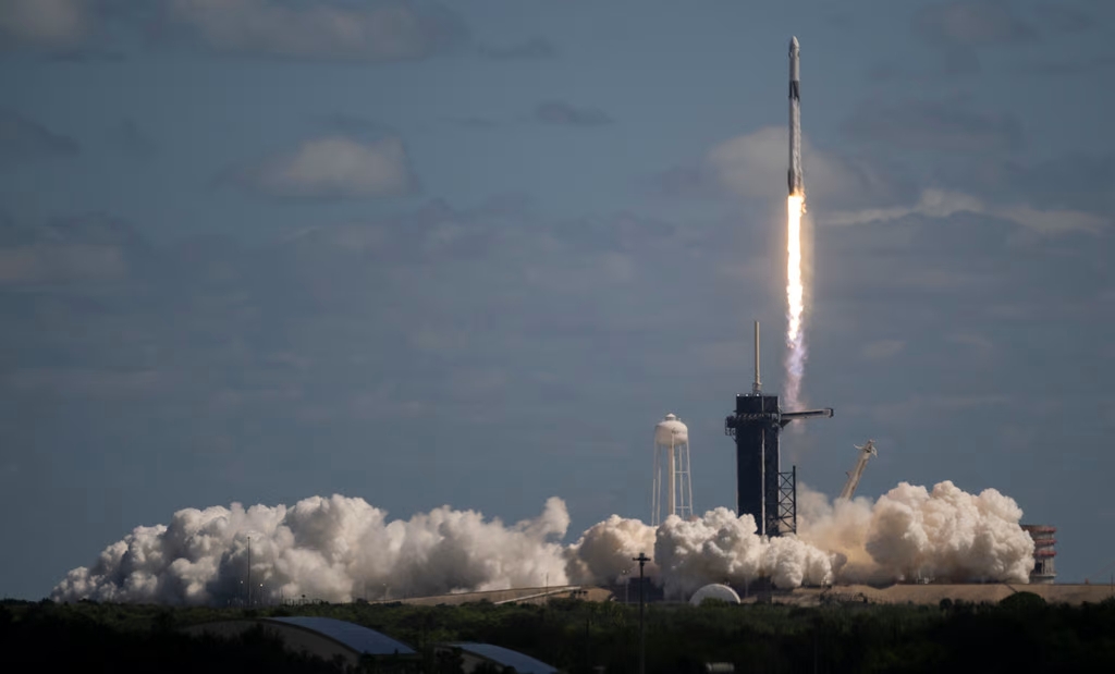 Por: Cortesía Despega cohete de SpaceX con 4 astronautas del Centro Espacial Kennedy, en Cabo Cañaveral