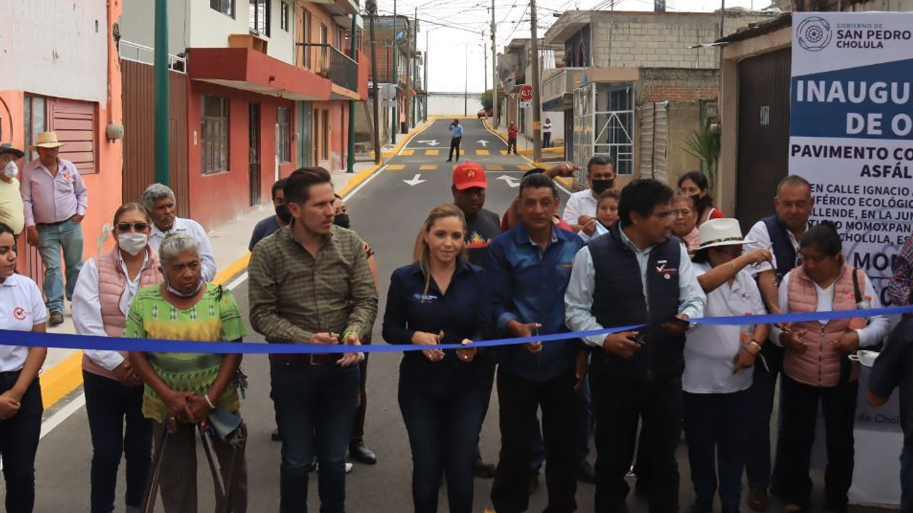 Por: Cortesía Ayuntamiento de San Pedro Cholula entregó la repavimentación de tres calles en diferentes juntas auxiliares