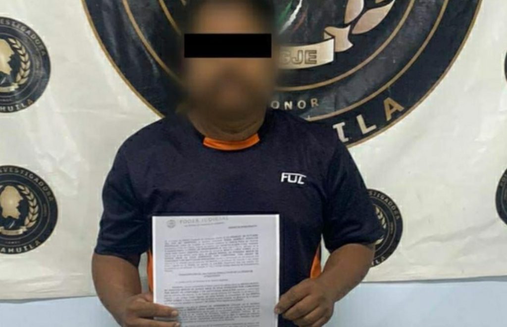 Por: Cortesía "Jugaban a los novios con las alumnas": Maestro de primaria es detenido tras abusar de una niña de 8 años
