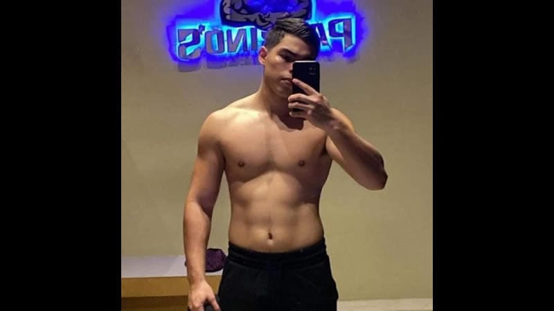 Por: Cortesía "Compre cinco y le regalo un beso": Andrés León, el vendedor que se hizo viral con su propuesta de negocio