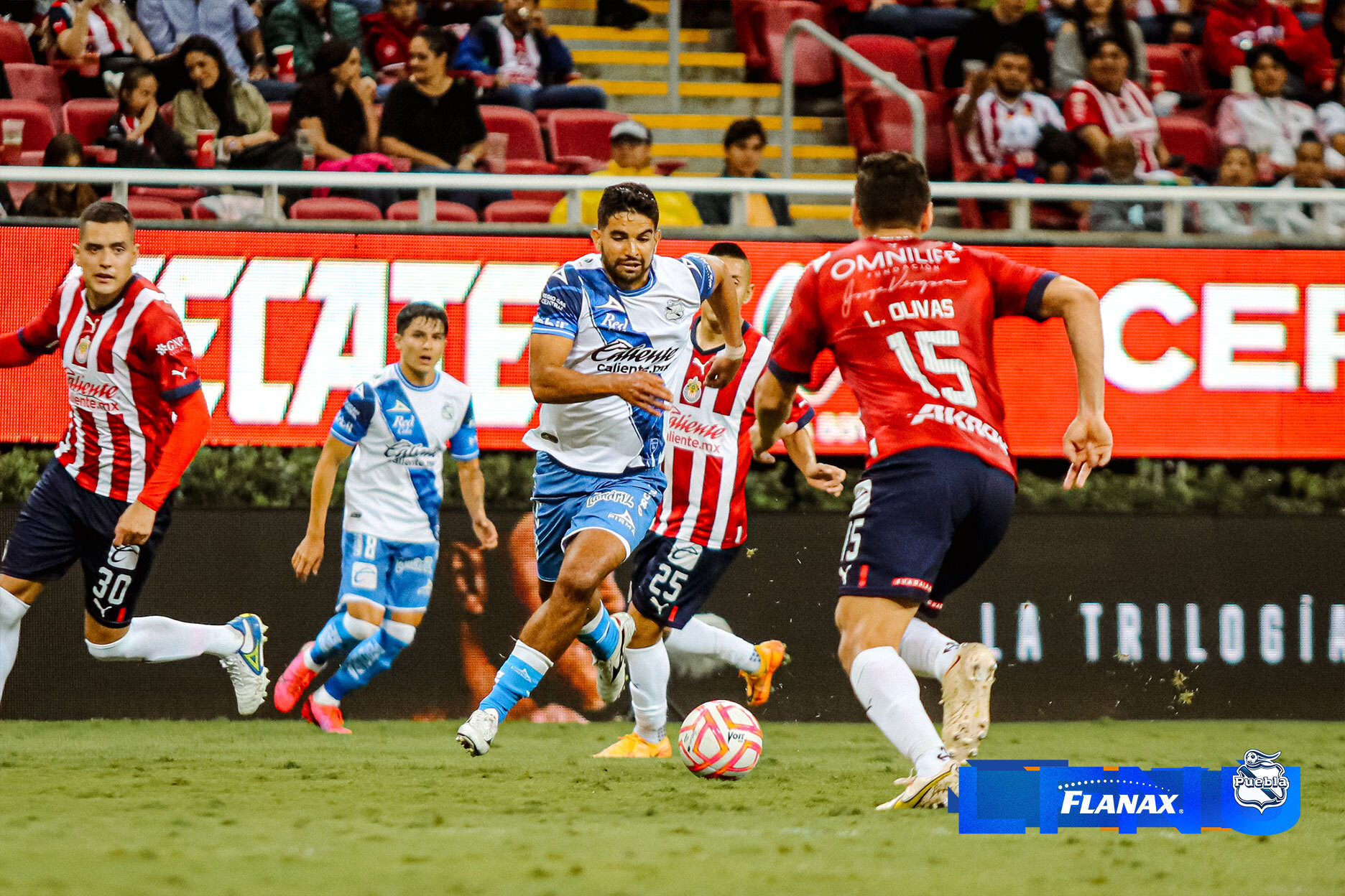 Por: Cortesía El Puebla tuvo un partido para el olvido ante Chivas