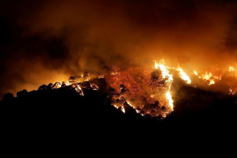 Por: Cortesía Por incendio en Los Ángeles, desalojan a 20 mil personas