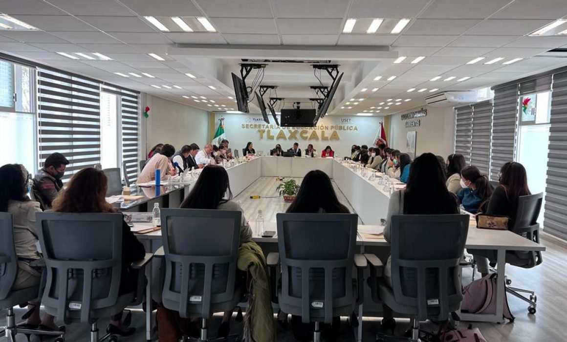 Por: Cortesía Apoyará gobierno del estado la formación académica de alumnas normalistas