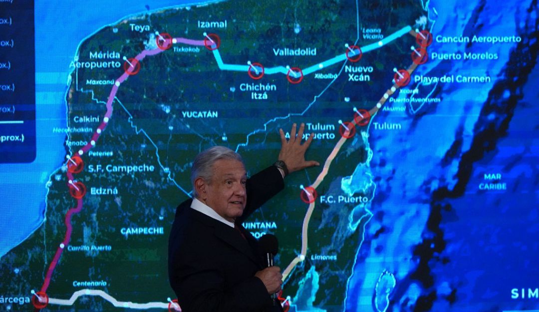 Plantea AMLO construir un segundo piso en la ruta del Tren Maya para no 'dañar' los cenotes