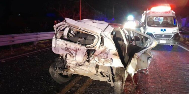 Por: Cortesía Brutal choque entre un vehículo y un tráiler deja un muerto y dos lesionados en la carretera Seco-Esperanza