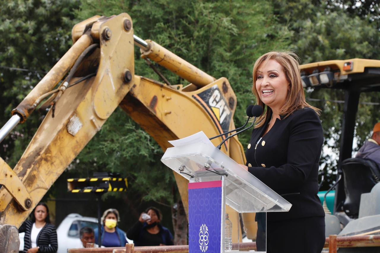 Beneficia gobernadora Lorena Cuéllar a habitantes de Tepetitla con obras de impacto social