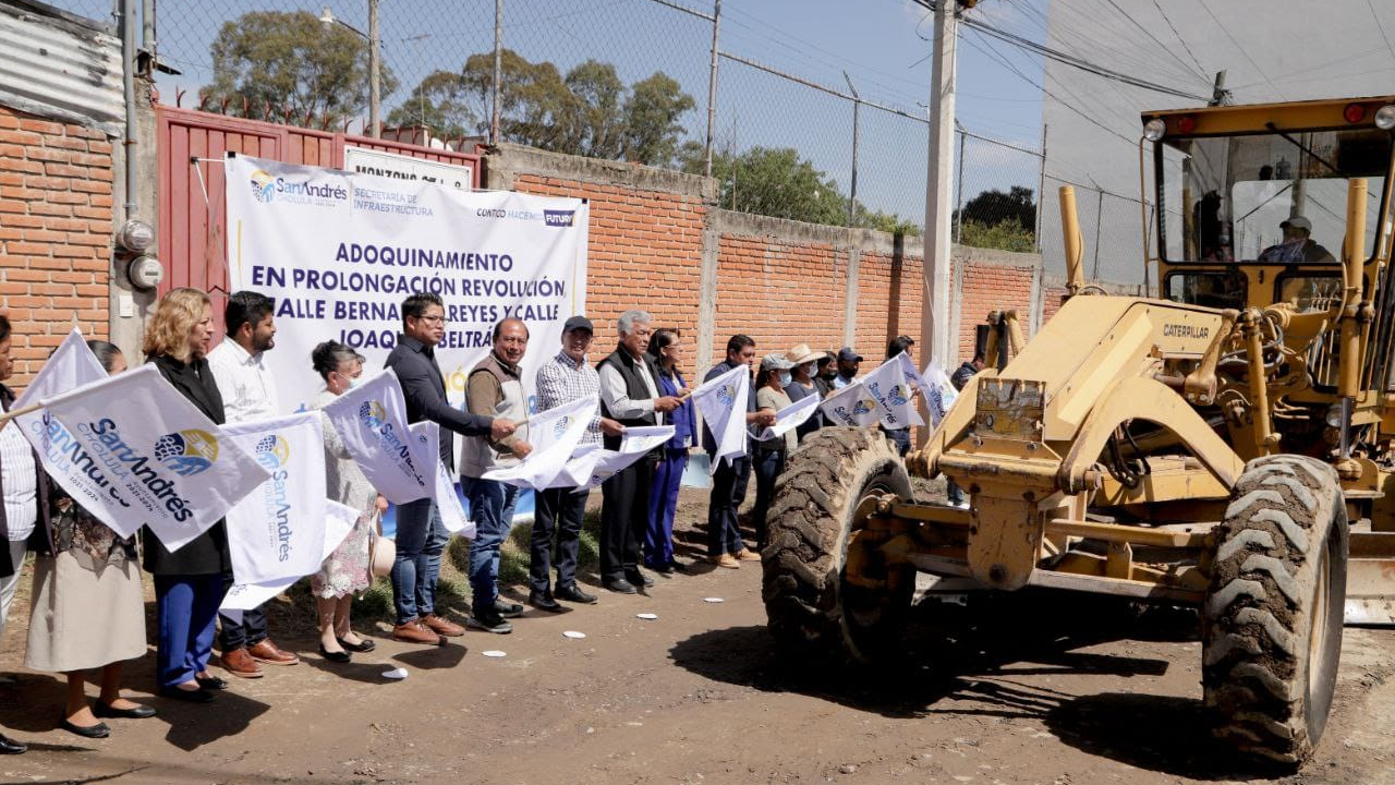 Ayuntamiento de San Andrés Cholula inició con obras de adoquinamiento y ampliación de drenaje