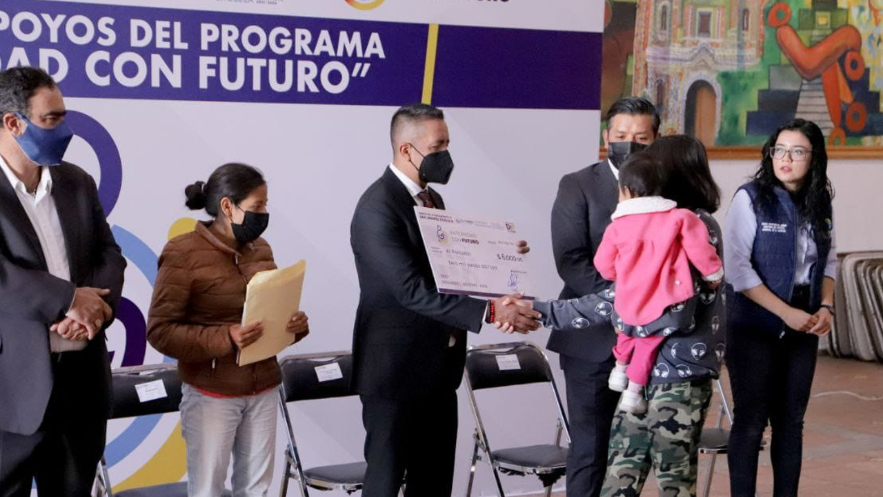 Por: Cortesía Ayuntamiento de San Andrés Cholula entregó apoyos a mujeres sanandreseñas