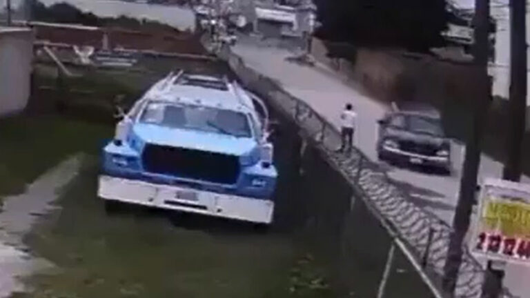 Por: Cortesía Cámara de vigilancia capto un presunto "levantón" de un hombre en San Jerónimo Caleras (Vídeo)