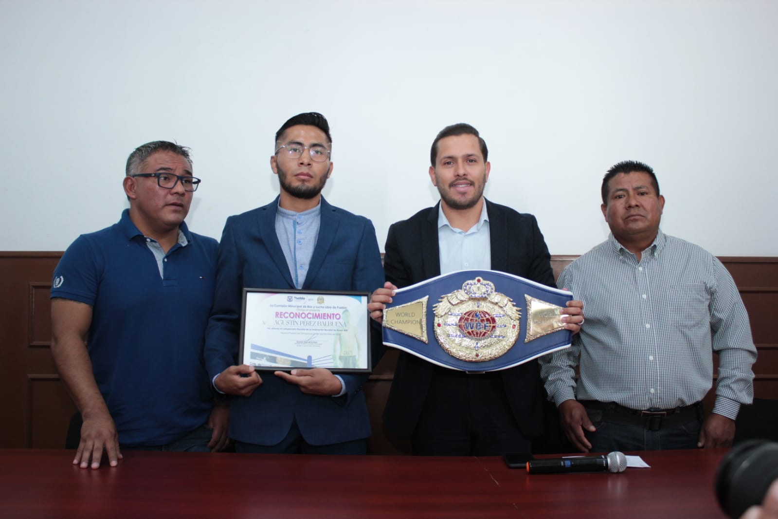 Por: Cortesía Reconocen al Chato Pérez como primer poblano Campeón Mundial de Boxeo