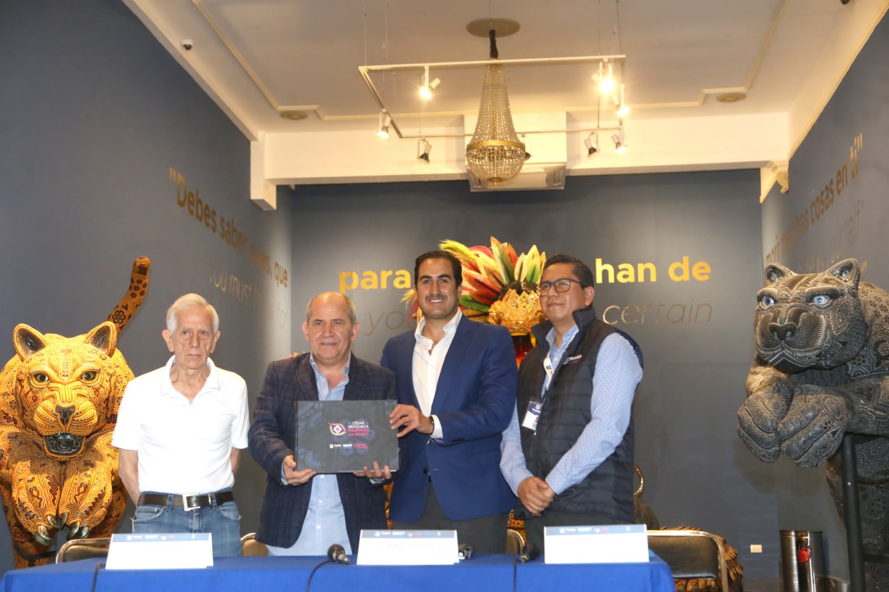 Cien mil poblanos disfrutaron de la obra de César Menchaca “Pasión por México”