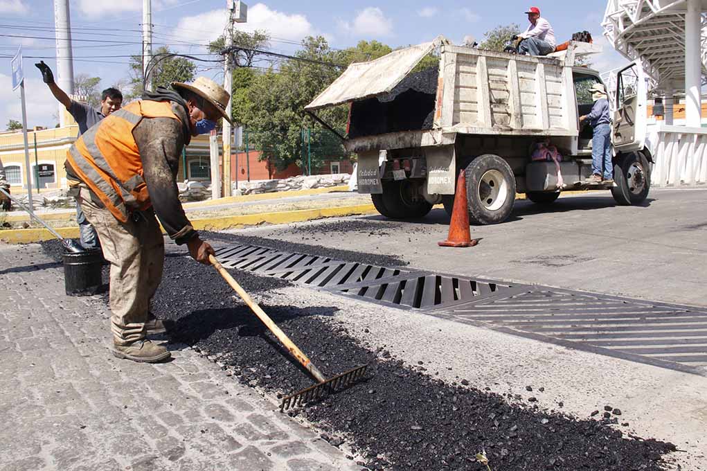 Por: Cortesía Programa Ayuntamiento tapar cinco mil metros cúbicos de baches de octubre a enero
