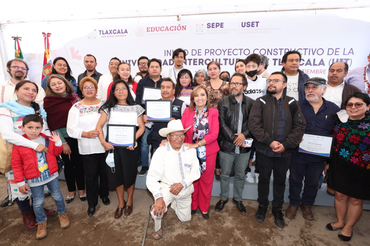 Por: Cortesía Colocó gobernadora Lorena Cuéllar primera piedra de la UIT en Ixtenco