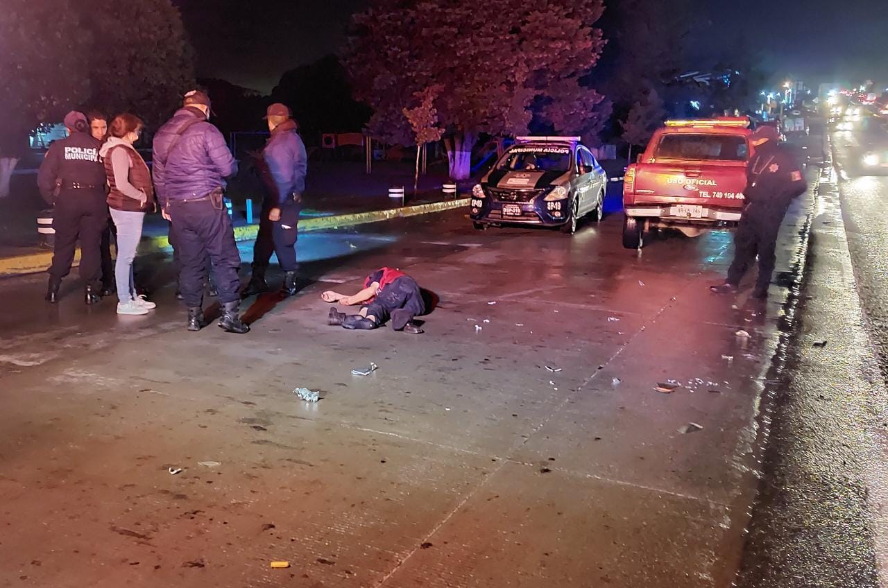 Hombre muere al ser atropellado por un autobús, en Calpulalpan 