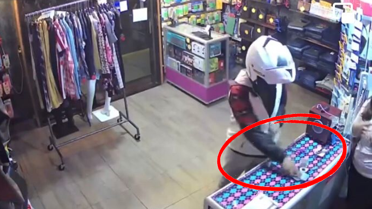 Por: Cortesía En Coronango; asaltan a mano armada una tienda de ropa