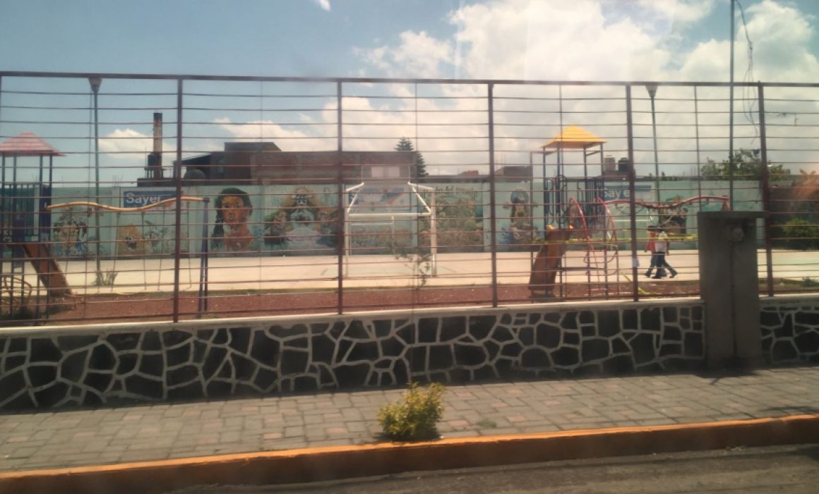 Por: Cortesía Alcalde de Xicohtzinco entrega canchas deportivas del municipio para construir Banco del Bienestar