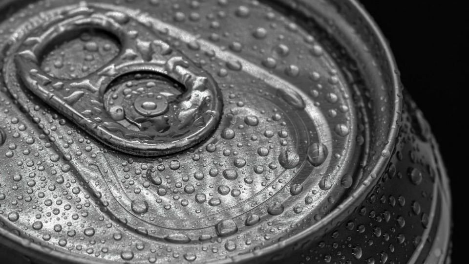 Por: Cortesía ¿Por qué es malo beber cerveza directamente de la lata? Te explicamos
