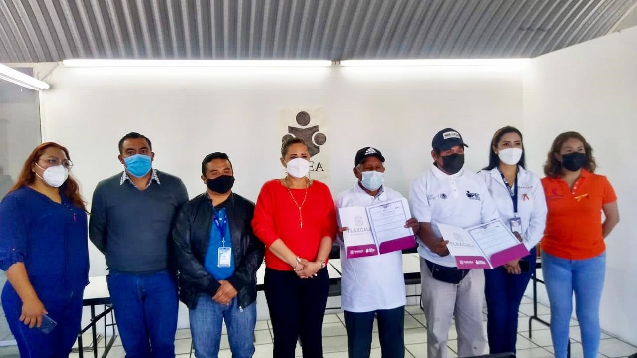 Entregó ITEA certificados de educación básica en tres municipios