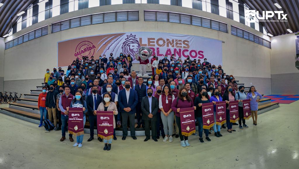 La educación debe servir para igualar oportunidades: rector de la UPTX