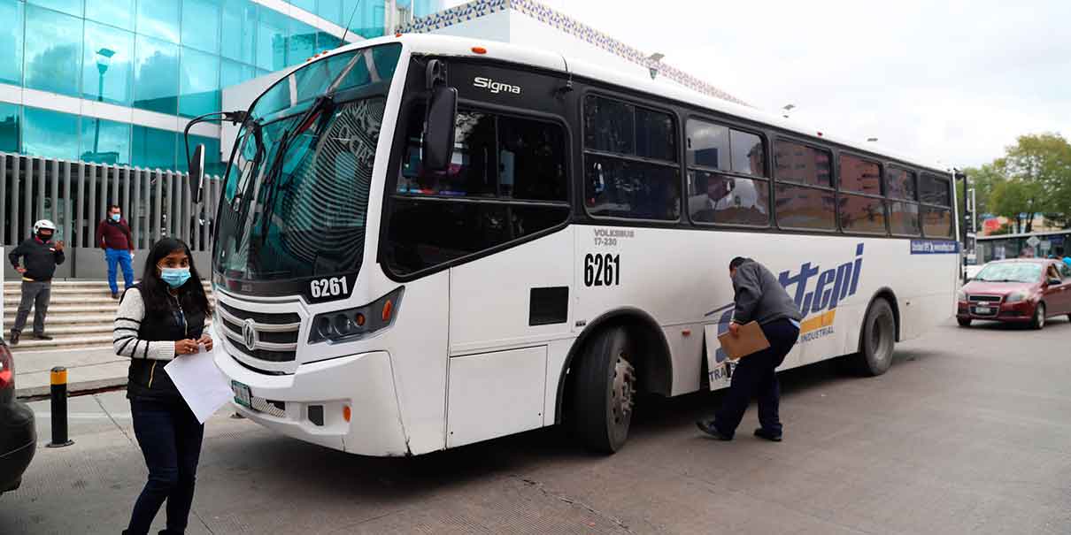"Eran trabajadores de VW": Camión de transporte de personal fue asaltado en la colonia SNTE