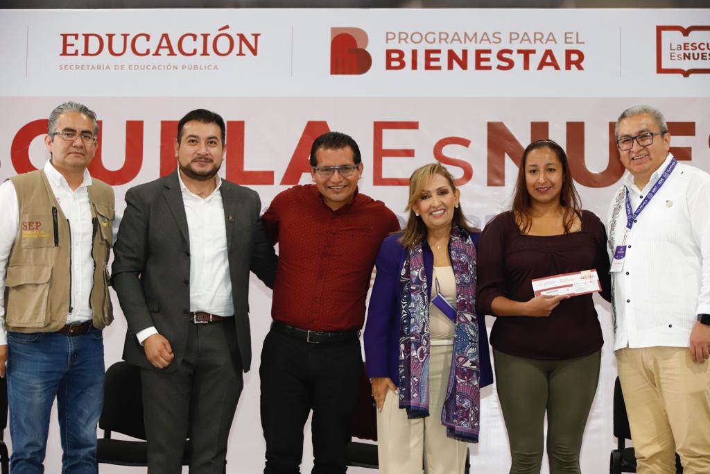 Encabezó gobernadora Lorena Cuéllar entrega de apoyos del PLEEN en Huamantla  