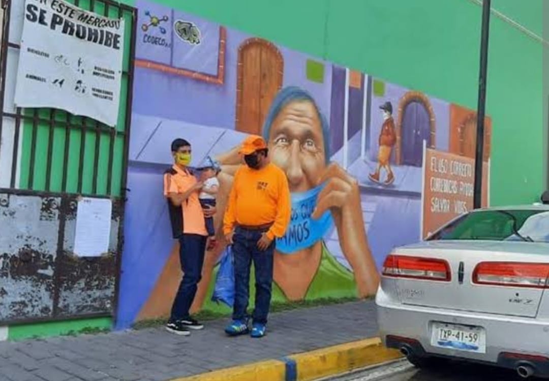 Por: Cortesía Lula Pineda Rescatan banquetas del mercado “Del Razo” en San Pedro Cholula