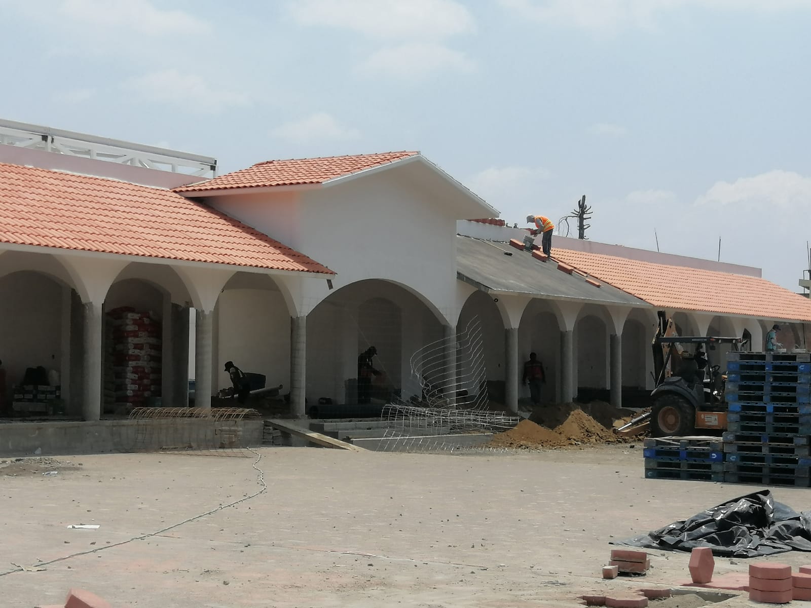 Por: Cortesía Lula Pineda Mercado Municipal de Cuautlancingo a semanas de concluirse: Tlaque Gómez