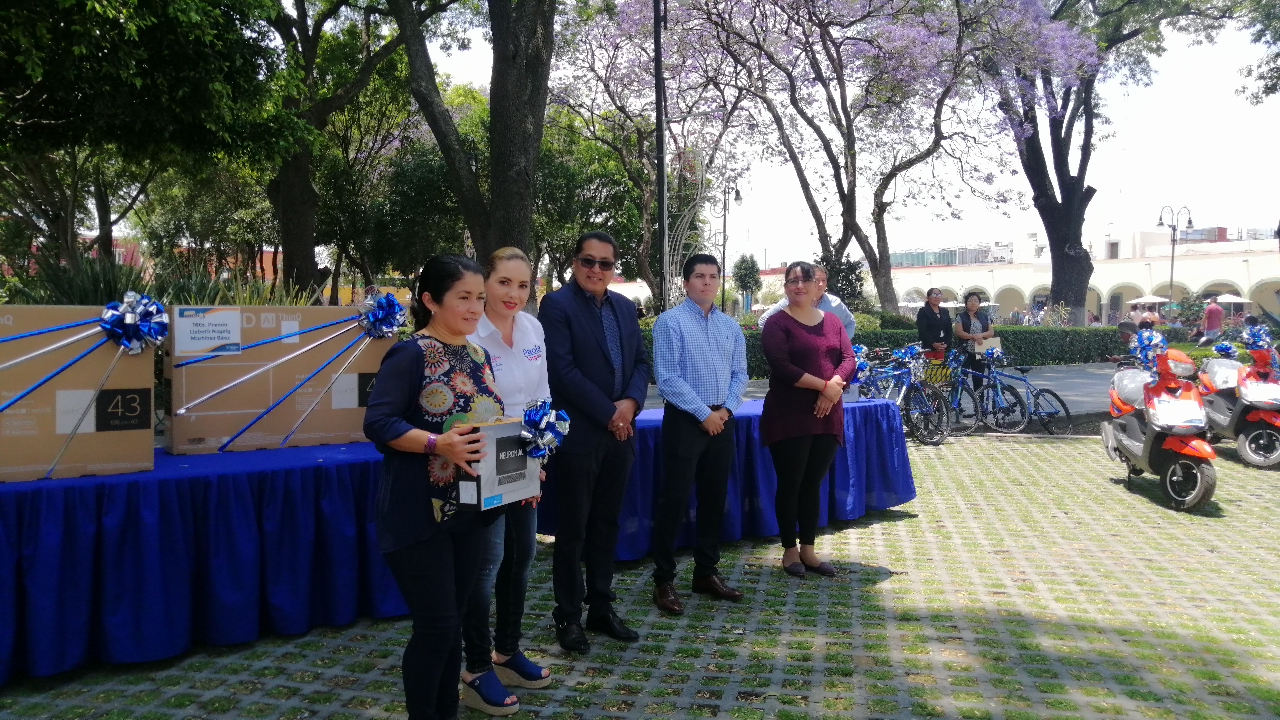 Entrega Paola Angon premios a ganadores de “Sorteo Predial 2023”