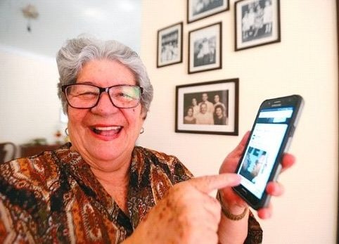 Por: Cortesía ¡Telcel regalará 1000 celulares a adultos mayores y les enseñará a usarlos!