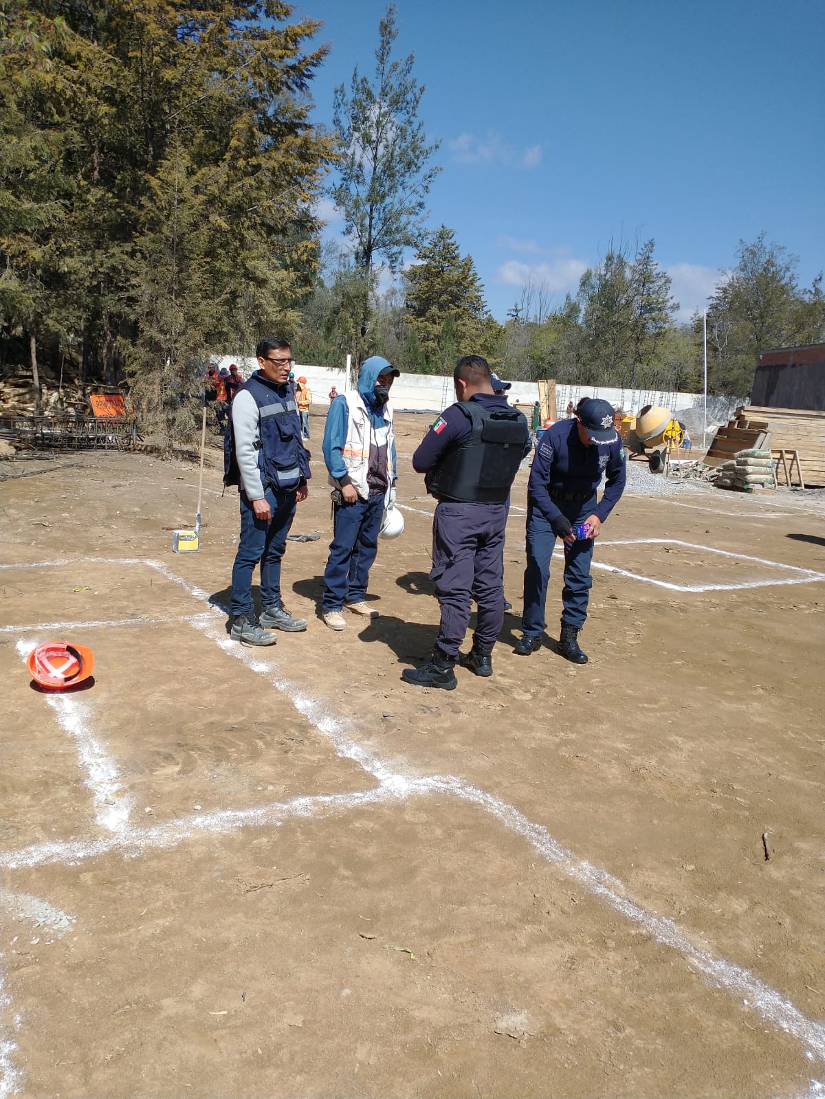 Sujetos armados roban equipo de topografía dentro de construcción del CECAPDIF