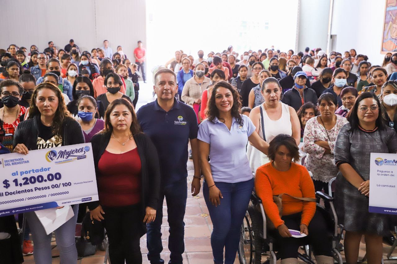 Entrega Mundo Tlatehui apoyos a beneficiarias del programa Mujeres Trabajadoras con Futuro 2023