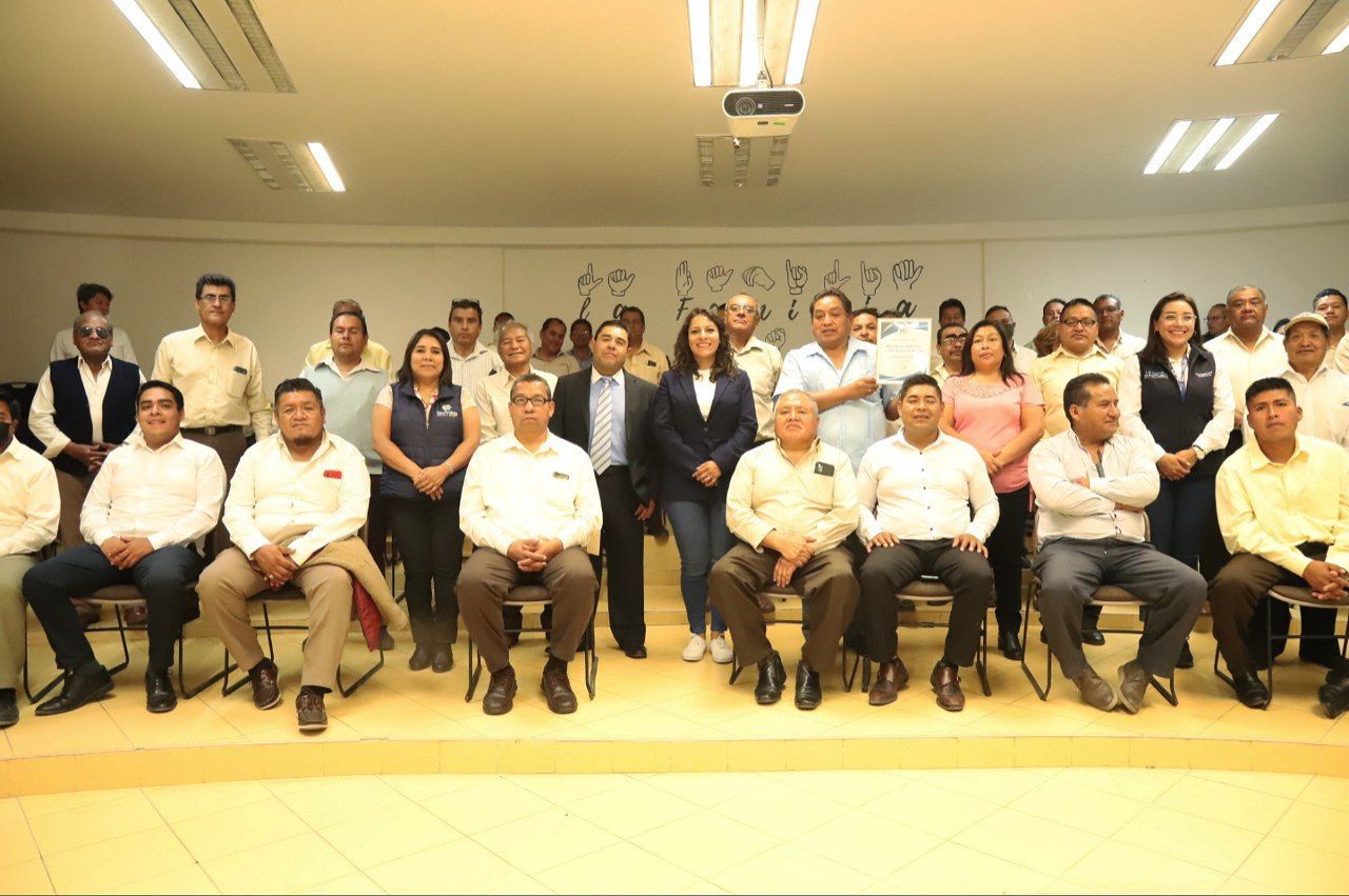 Lupita Cuautle encabeza la clausura del Curso de Sensibilización dirigido a conductores del transporte público