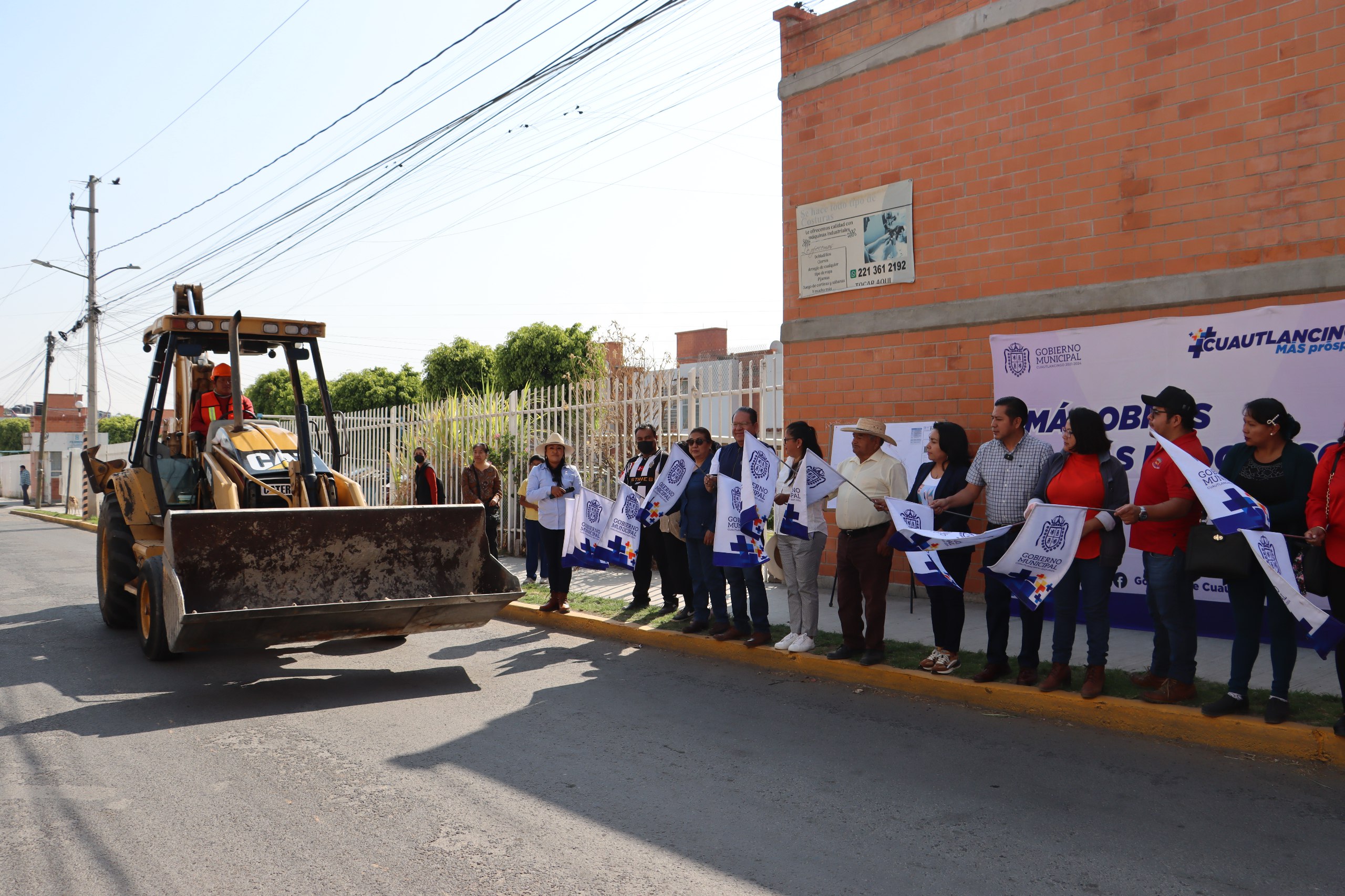 Cuautlancingo inicia pavimentación con concreto hidráulico de calle Uranga 