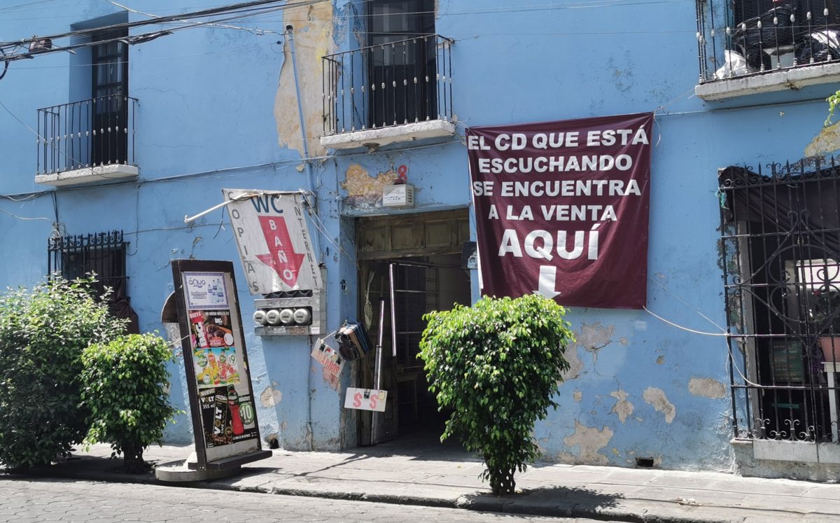 ¿Tus vecinos no te dejan dormir? Te damos el teléfono para reportarlos