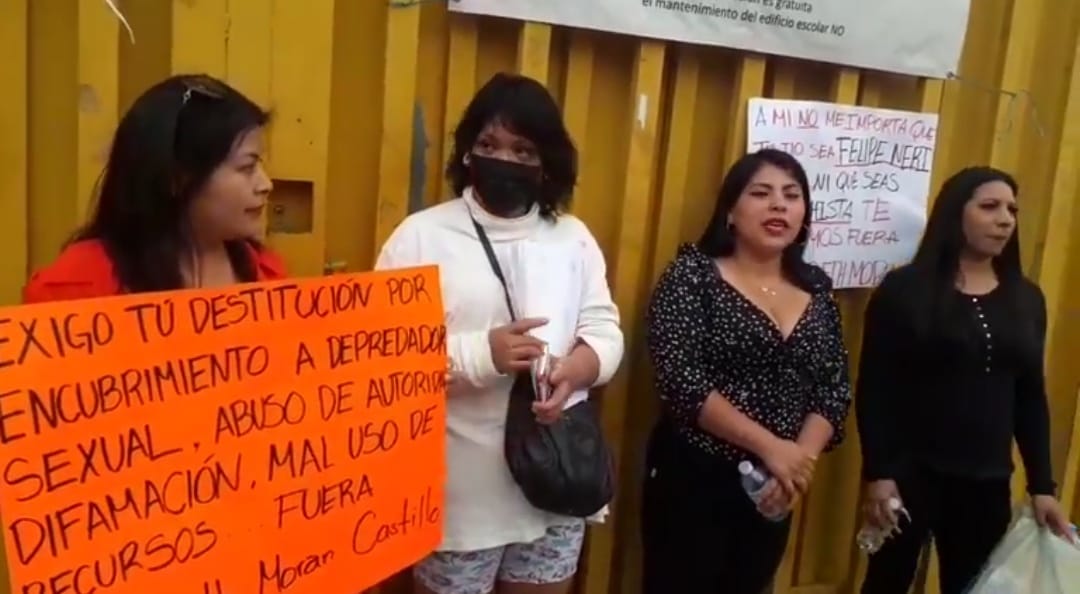 Exigen padres de familia destitución de directora de la escuela primaria Juan C. Bonilla por proteger a presunto agresor sexual de alumna