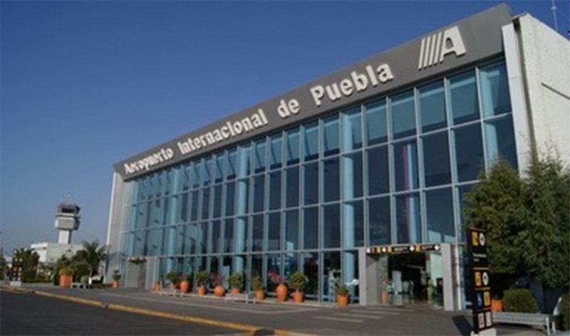 Por: Cortesía Por ceniza del Popocatépetl suspenden actividades en aeropuerto de Huejotzingo