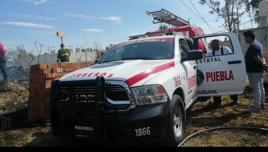 Por: Cortesía Lula Pineda Causa pánico incendió en Cuautlancingo que termina con una vivienda en su totalidad