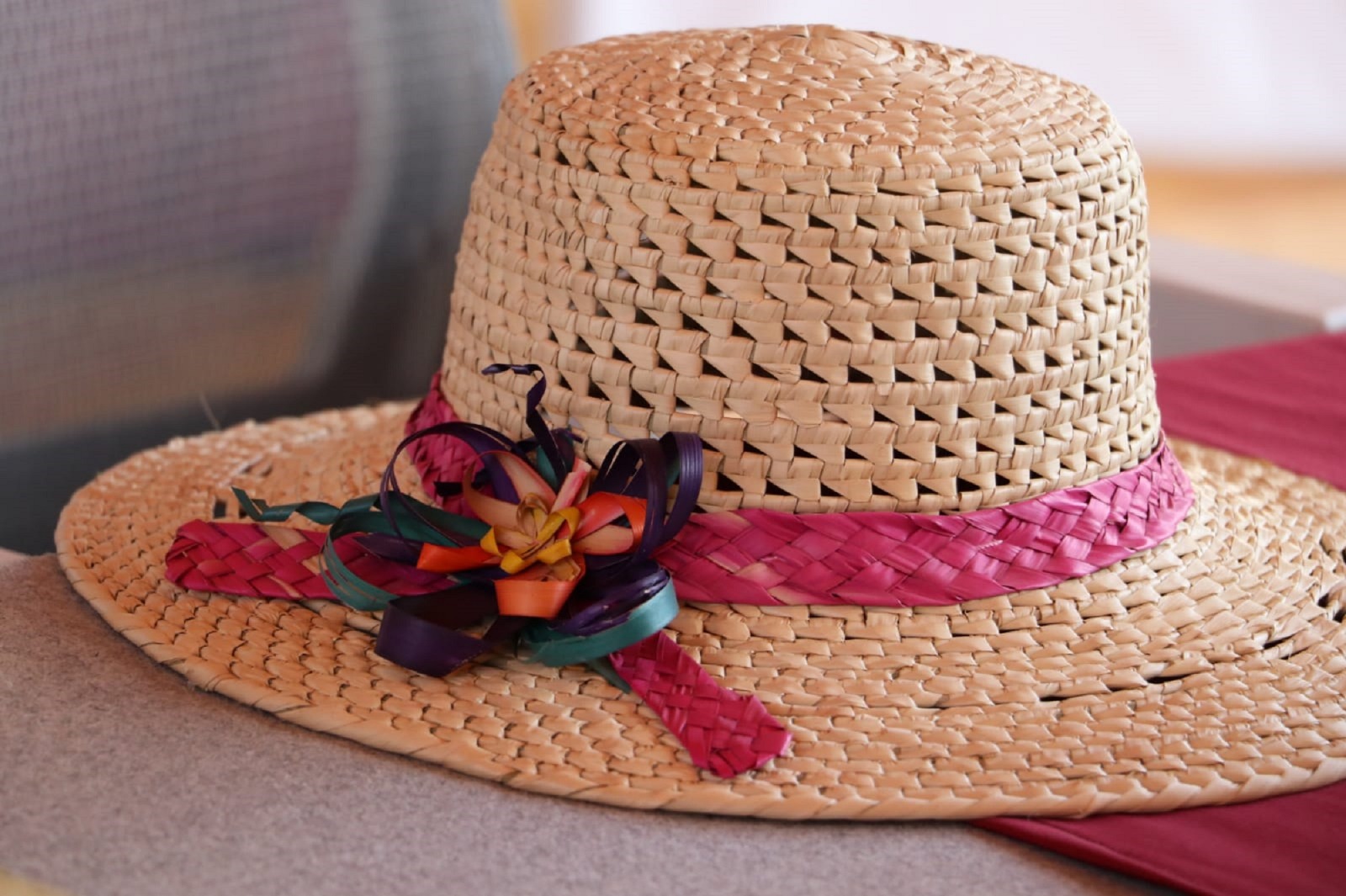 Asesorará Secretaría de Economía a artesanas de Ahuatempan para comercializar su producto