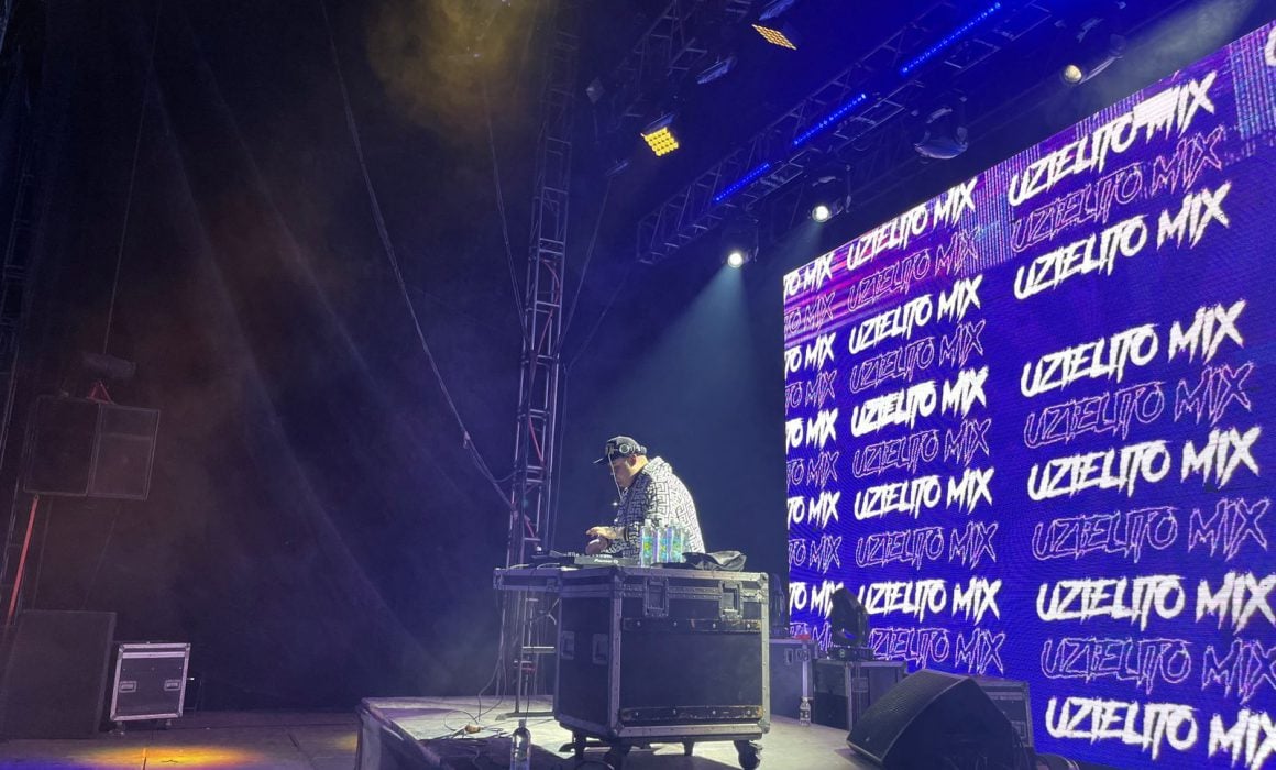 Por: Cortesía Uzielito Mix prende a huamantlecos con reggaeton en foro del artista