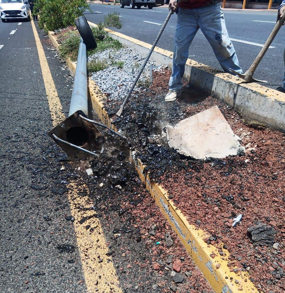La CEPC, atendió corto circuito de cables de alta tensión, en Acuamanala