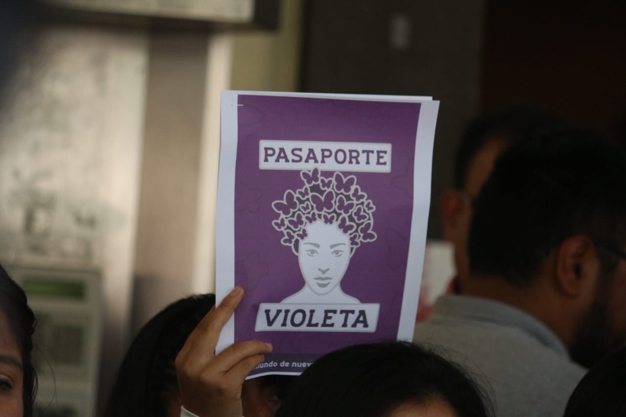 Presentan el Pasaporte Violeta: propuesta de Marcelo Ebrard para atender a mujeres