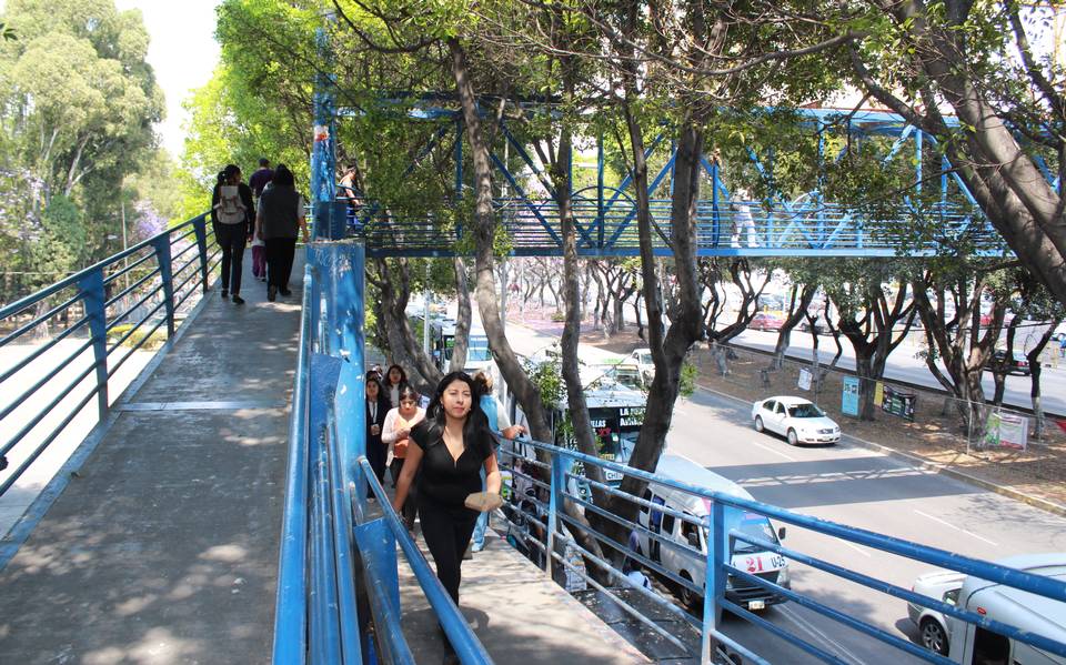 Por: Cortesía Retirarán puente peatonal en Plaza Dorada con motivo del Día Mundial del Peatón