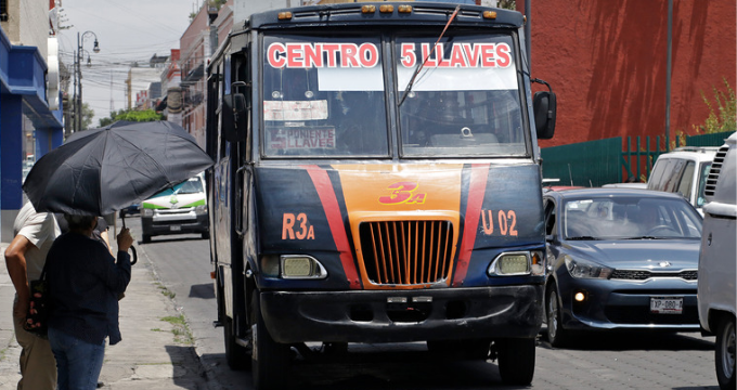 Cambios temporales en rutas de transporte público en Puebla debido a obras en la calle 16 de Septiembre