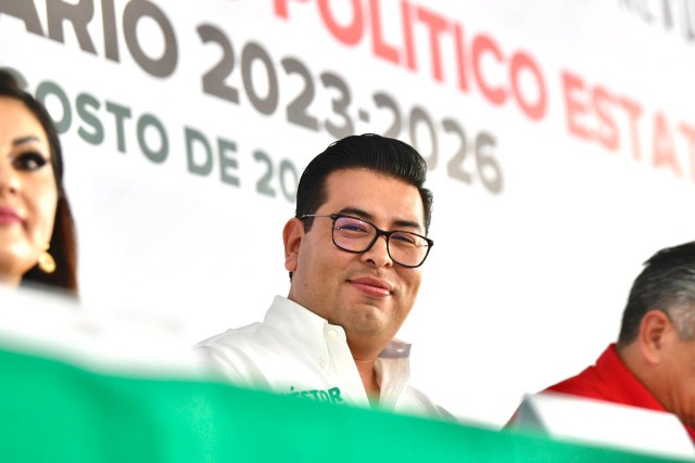 Por: Cortesía Néstor Camarillo descarta desbandada del PRI en Puebla