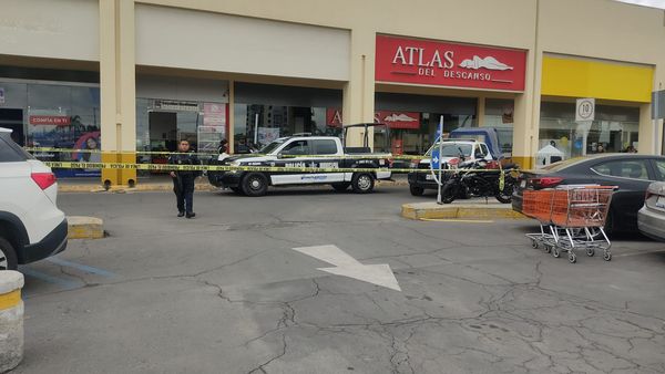 Fallece hombre en Plaza Cruz del Sur por aparente infarto fulminante