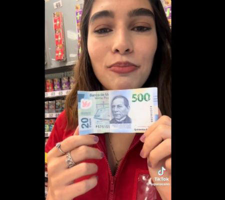 Por: Cortesía Estafan a cajera de Oxxo, le pagaron con un billete de “520 pesos” (Video)