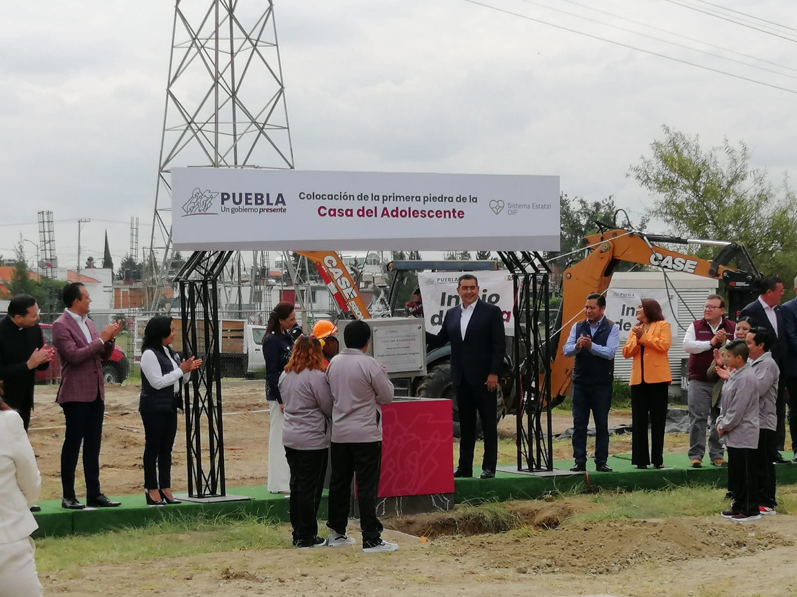 Hacer comunidad es lo que necesitamos los poblanos, Casa del Adolescente es muestra de ello: Filomeno Sarmiento