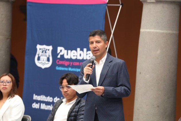 Por: Cortesía Exigen a Eduardo Rivera definir sus aspiraciones políticas