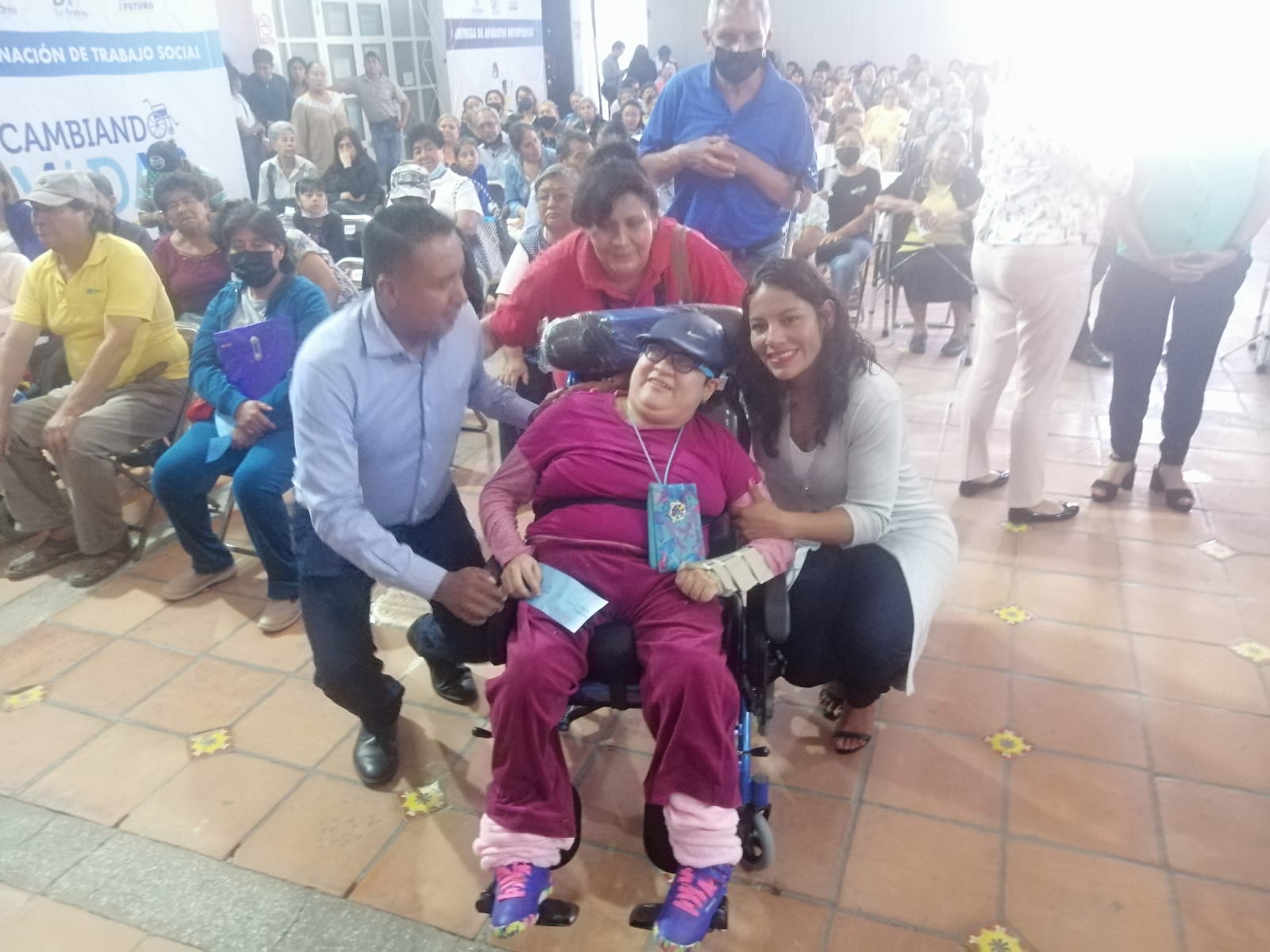 Por: Cortesía Lula Pineda Este día sumaron 400 aparatos entregados a personas con capacidades diferentes en San Andrés Cholula